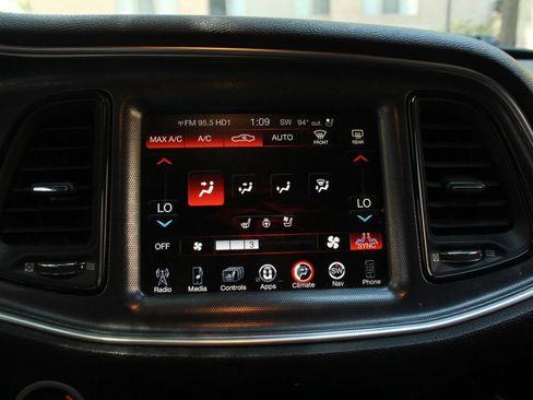 Used 2015 Dodge Challenger R/T Scat Pack w/ Scat Pack Appearance Package RWD image 23