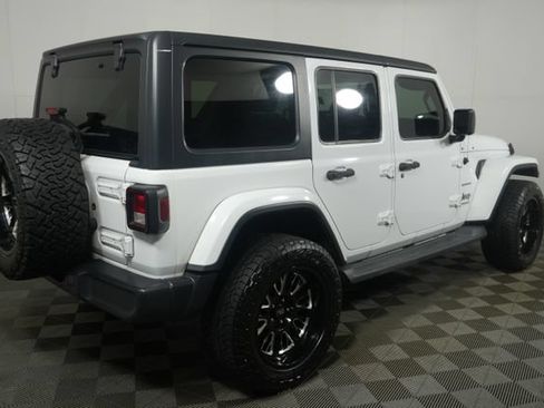 Used 2020 Jeep Wrangler Unlimited Sahara AWD/4WD image 3
