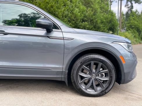 Used 2024 Volkswagen Tiguan SE AWD/4WD image 26