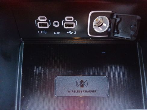 Used 2025 Jeep Grand Cherokee L Altitude AWD/4WD image 6
