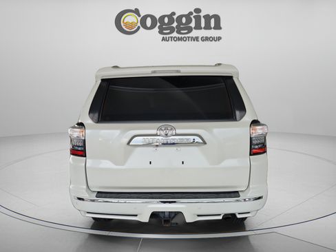 Used 2016 Toyota 4Runner Limited AWD/4WD image 4
