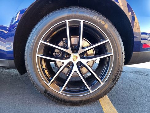 Used 2022 Porsche Macan image 16