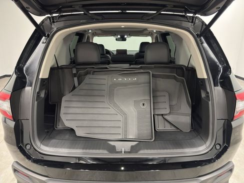 Used 2025 Honda Pilot Elite image 37