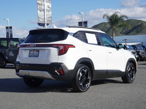 Used 2025 Kia Seltos EX w/ EX Sunroof Package image 4