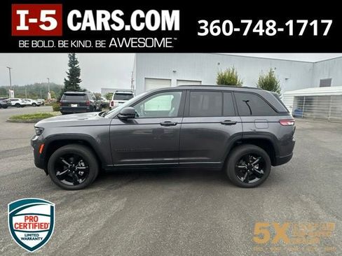 Used 2023 Jeep Grand Cherokee Altitude AWD/4WD image 1