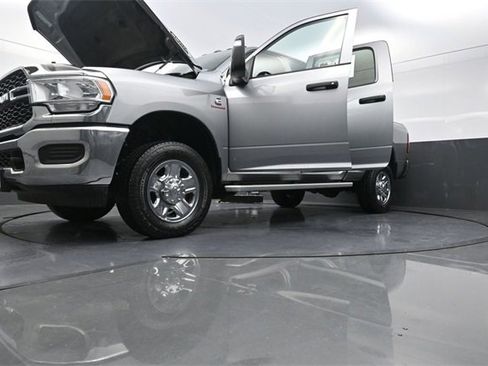 Used 2024 RAM 2500 Tradesman w/ Chrome Appearance Group image 37