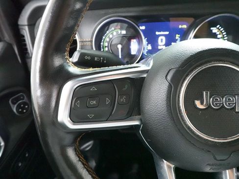 Used 2021 Jeep Wrangler Unlimited Sahara AWD/4WD image 13