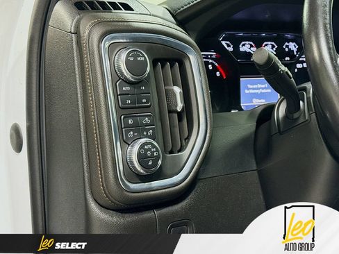 Used 2022 GMC Sierra 2500 AT4 w/ AT4 Preferred Package AWD/4WD image 12