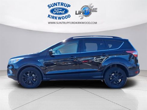 Used 2018 Ford Escape SE image 18