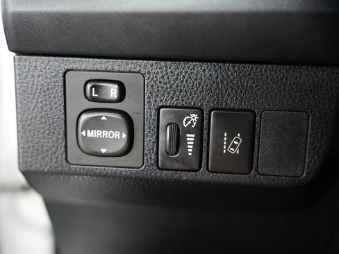 Used 2018 Toyota RAV4 LE w/ All Weather Liner Package FWD image 42