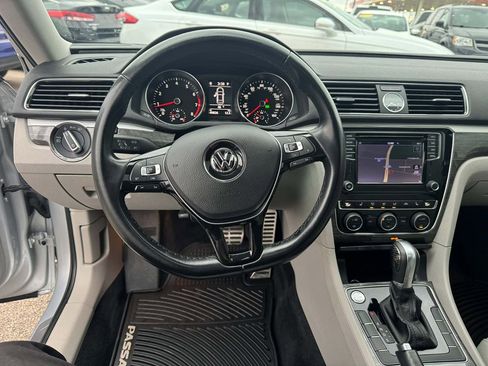 Used 2016 Volkswagen Passat 1.8T SE image 17