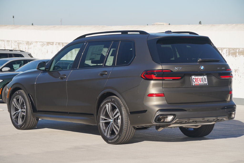 Used 2026 BMW X7 xDrive40i w/ M Sport Package AWD/4WD image 7