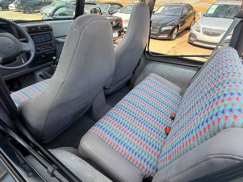 Used 1997 Jeep Wrangler Sport image 29