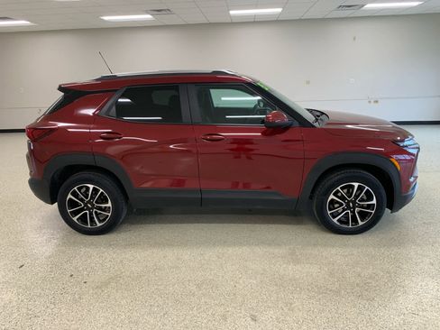 Used 2025 Chevrolet TrailBlazer LT image 4