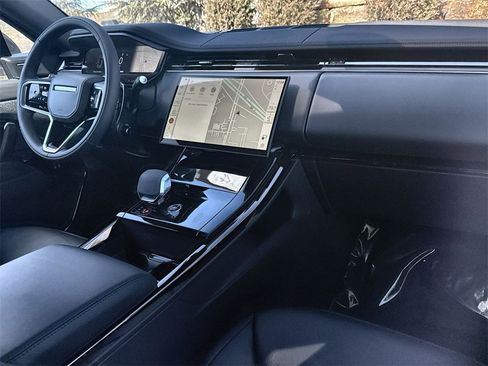 Used 2025 Land Rover Range Rover Sport image 14