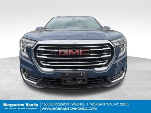 Used 2024 GMC Terrain SLT AWD/4WD image 2