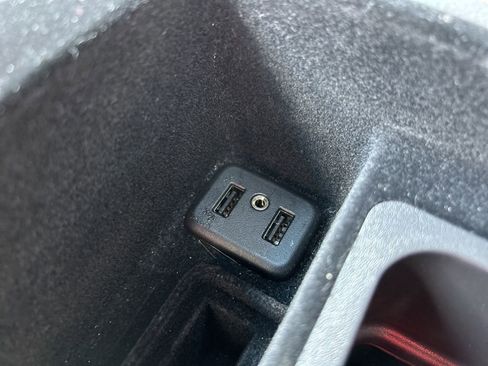 Used 2019 Cadillac Escalade ESV Platinum image 41