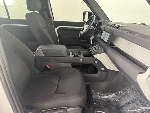 Used 2023 Land Rover Defender 110 AWD/4WD image 25