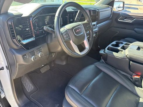 Used 2025 GMC Sierra 1500 SLT image 18