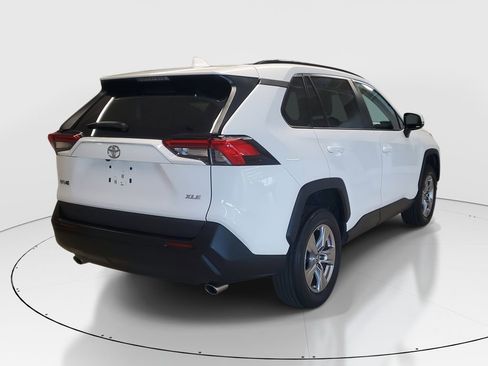 Used 2023 Toyota RAV4 XLE w/ Convenience Package image 7