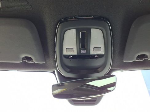 Certified 2023 Volvo XC40 Recharge Ultimate AWD/4WD image 22
