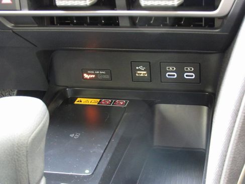 New 2025 Toyota Camry LE w/ Convenience Package AWD/4WD image 28