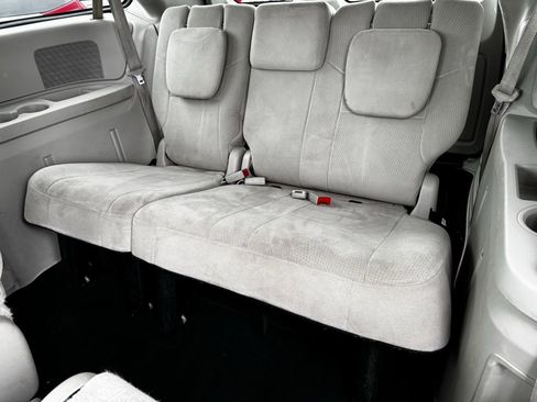 Used 2012 Dodge Grand Caravan SXT image 6