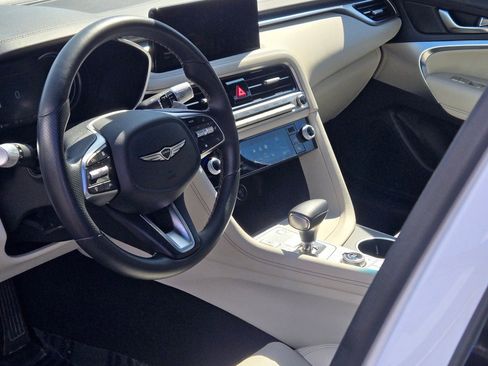 Used 2025 Genesis G70 2.5T image 23