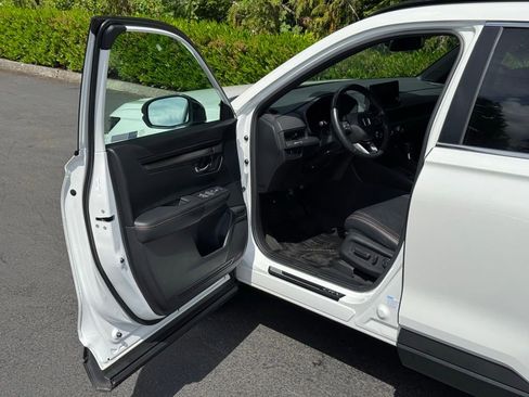 Used 2023 Honda CR-V Sport image 7