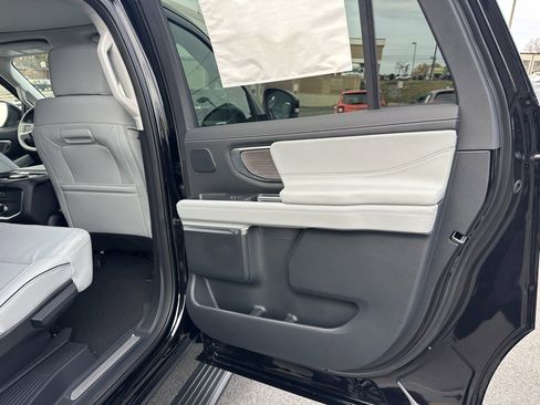 New 2025 Ford Expedition Max Platinum w/ Platinum Ultimate Package image 17