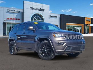 Used 2018 Jeep Grand Cherokee Altitude AWD/4WD video 1