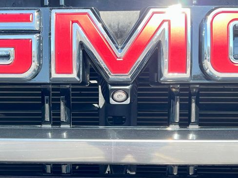 Used 2021 GMC Yukon XL AT4 w/ AT4 Premium Plus Package image 13