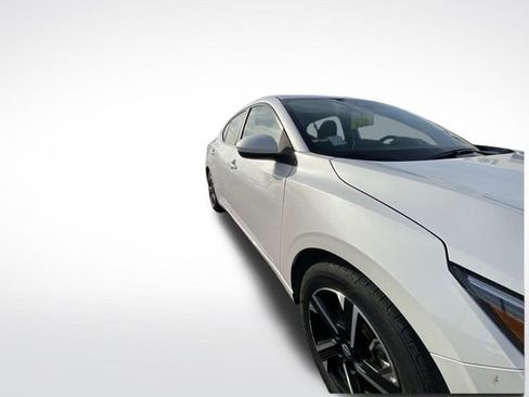 Used 2024 Nissan Sentra SV image 13