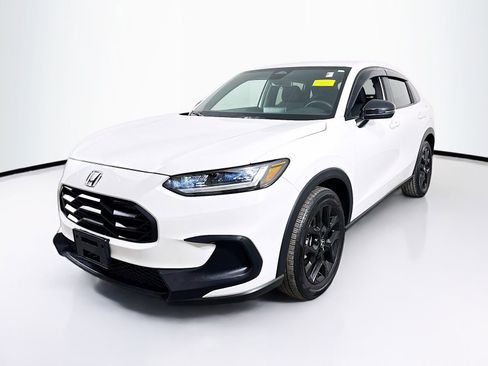 Used 2023 Honda HR-V Sport image 3