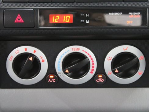 Used 2010 Toyota Tacoma 2WD Access Cab image 18