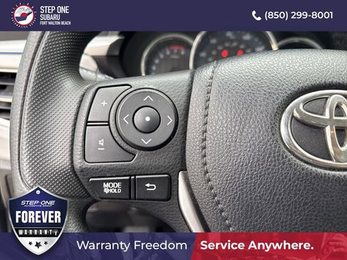 Used 2015 Toyota Corolla LE image 22