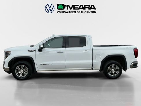 Used 2024 GMC Sierra 1500 SLT image 2