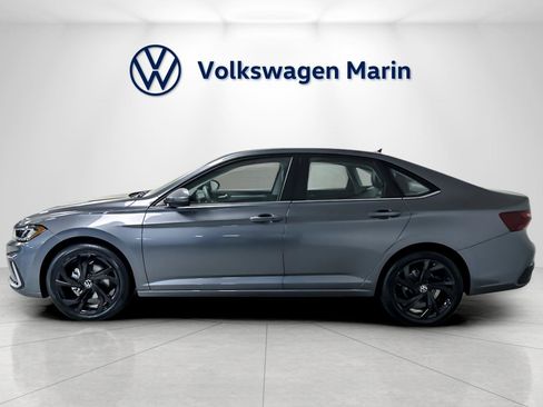 New 2026 Volkswagen Jetta SE image 2