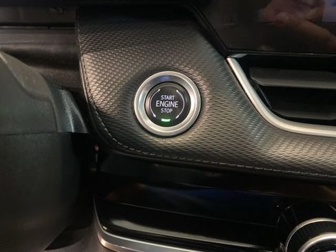 Used 2025 Chevrolet Equinox LT AWD/4WD image 16
