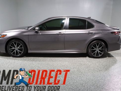 Used 2023 Toyota Camry SE FWD image 10
