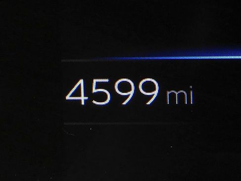 Used 2025 Toyota Prius Plug-In Hybrid image 31