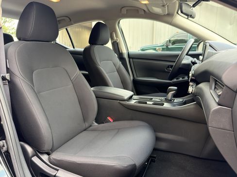 Certified 2025 Nissan Sentra S FWD image 21