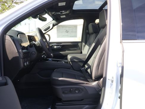 New 2026 Chevrolet Suburban Premier AWD/4WD image 15