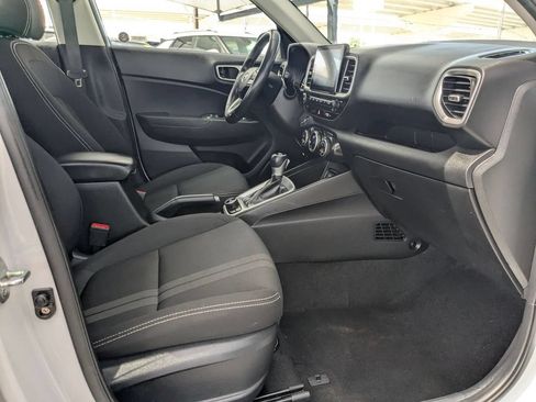 Used 2025 Hyundai Venue SEL FWD image 26