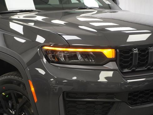 New 2026 Jeep Grand Cherokee Altitude AWD/4WD image 5