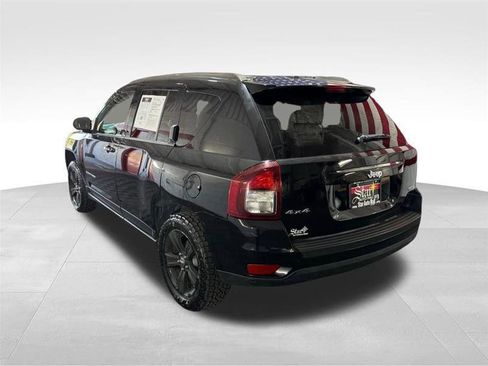 Used 2014 Jeep Compass Latitude w/ Sun/Sound Group AWD/4WD image 7