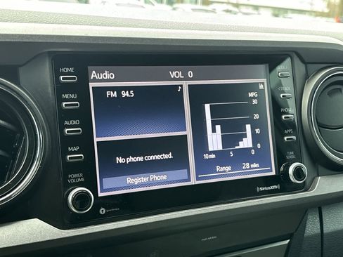 Used 2020 Toyota Tacoma TRD Off-Road w/ Technology Package image 17