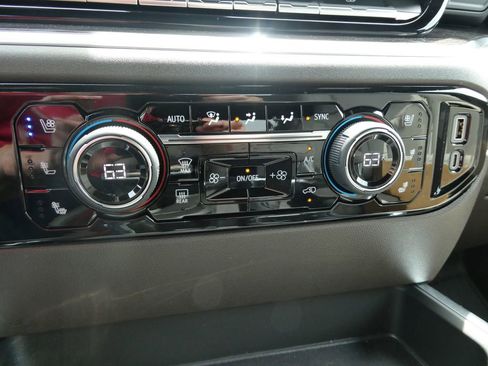 Certified 2025 Chevrolet Silverado 1500 LTZ AWD/4WD image 28