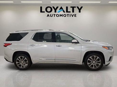 Used 2019 Chevrolet Traverse Premier w/ Driver Confidence II Package FWD image 6