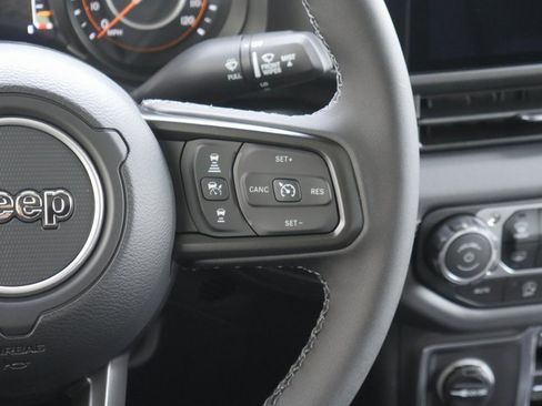 New 2025 Jeep Gladiator Mojave w/ Safety Group image 16